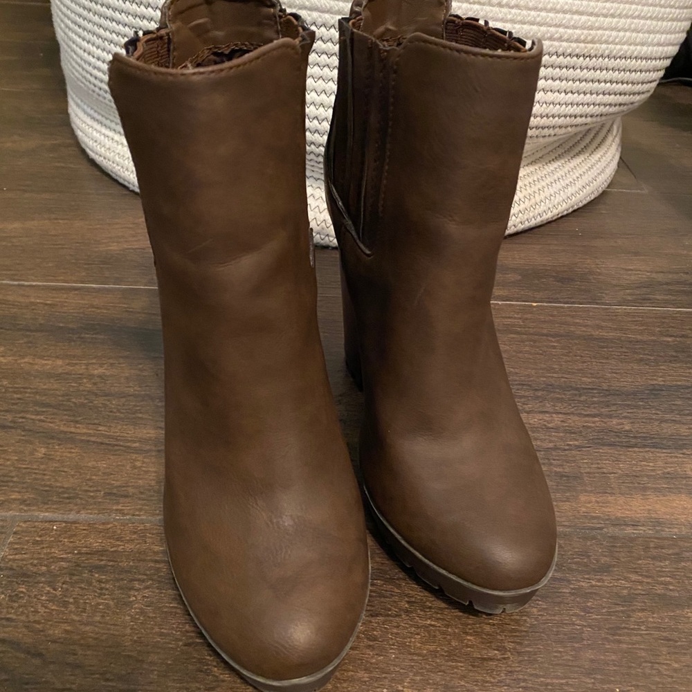 Booties - Picture 4 of 5